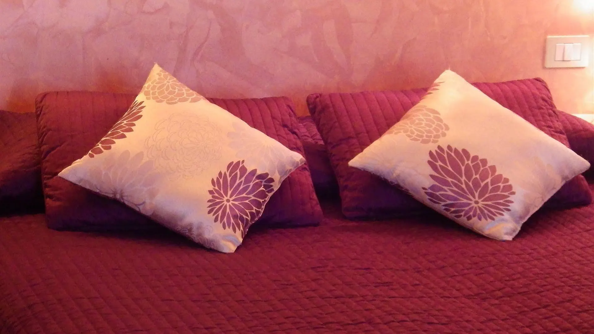 ***  Saint-Rémy-de-Provence Hotel Villa Glanum Et Spa צרפת