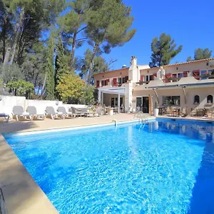 https://le-mas-des-ecureuils.aixenprovencehotels.org